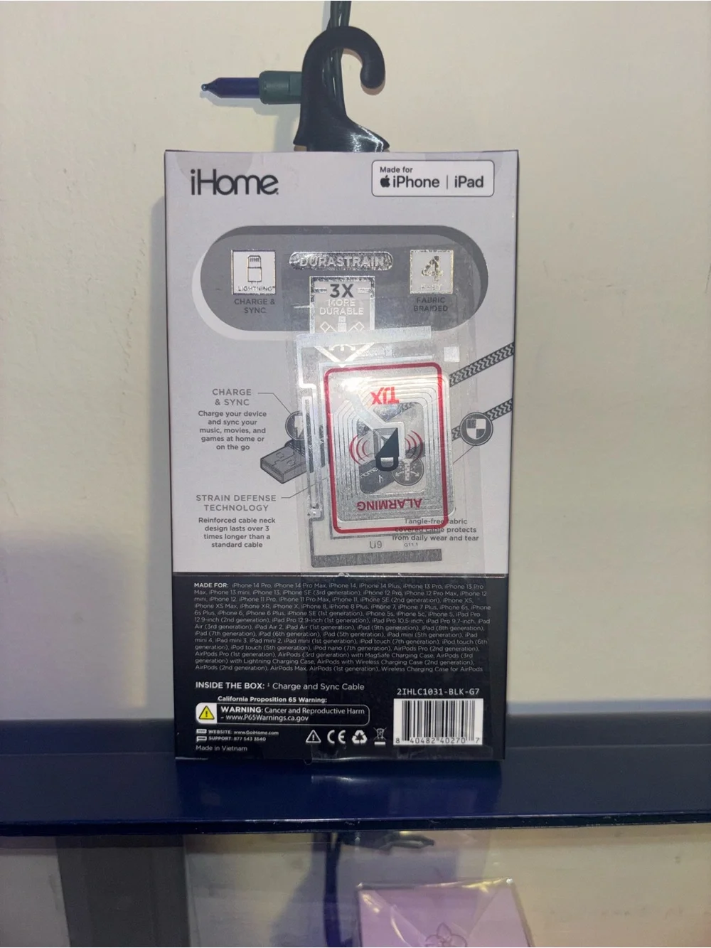 iHome Lightning Charge & Sync Cable - Black and White Packaging